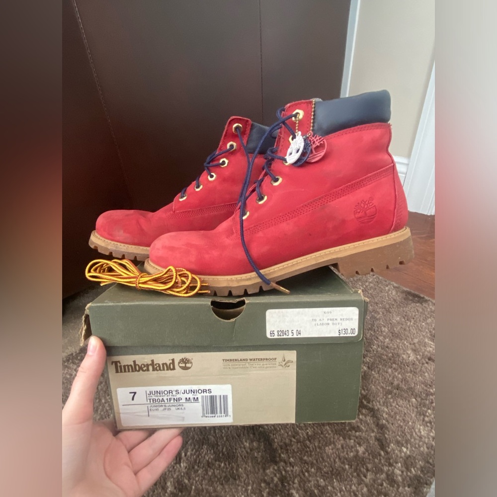 Timberland Limited Waterproof 6”tall Red Boot inSize 7 for MEN, Size8.5 for WMNS